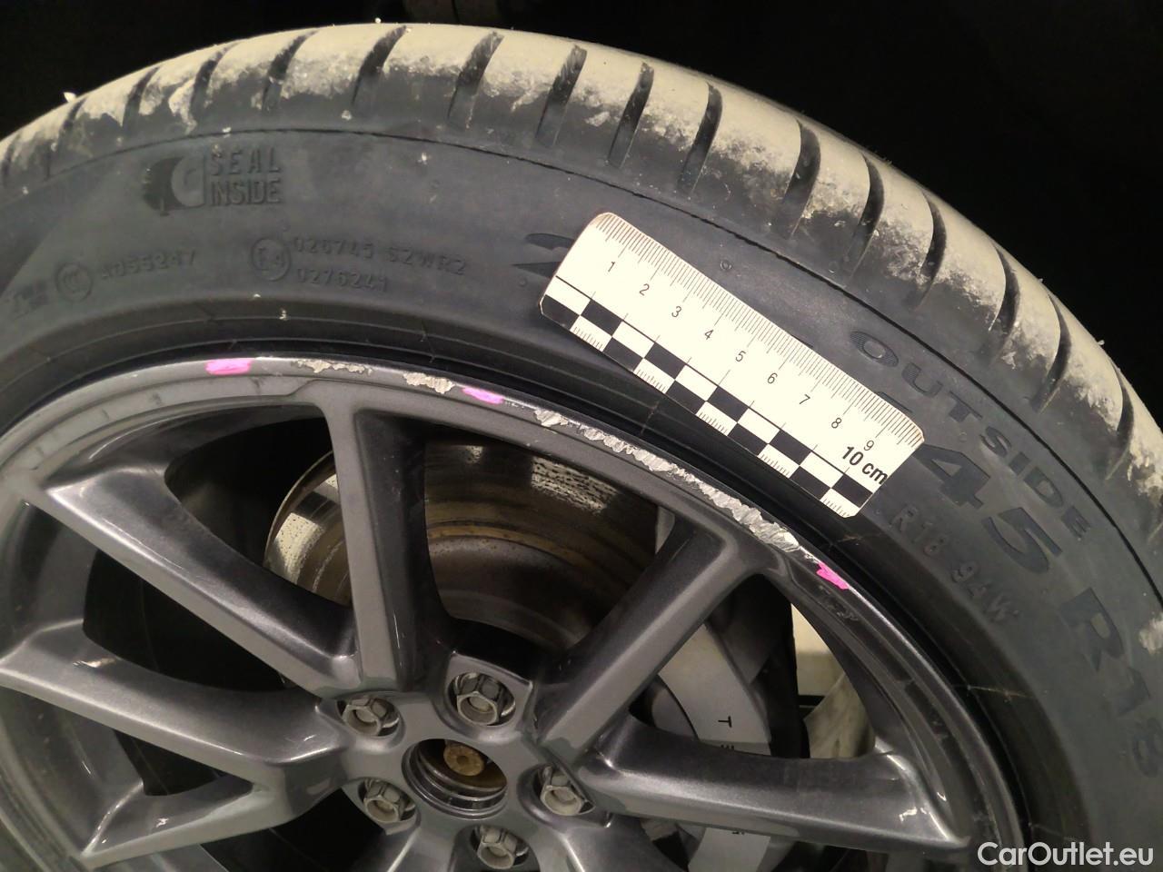  Tesla  Model 3  DualM. Long-Range AWD #17