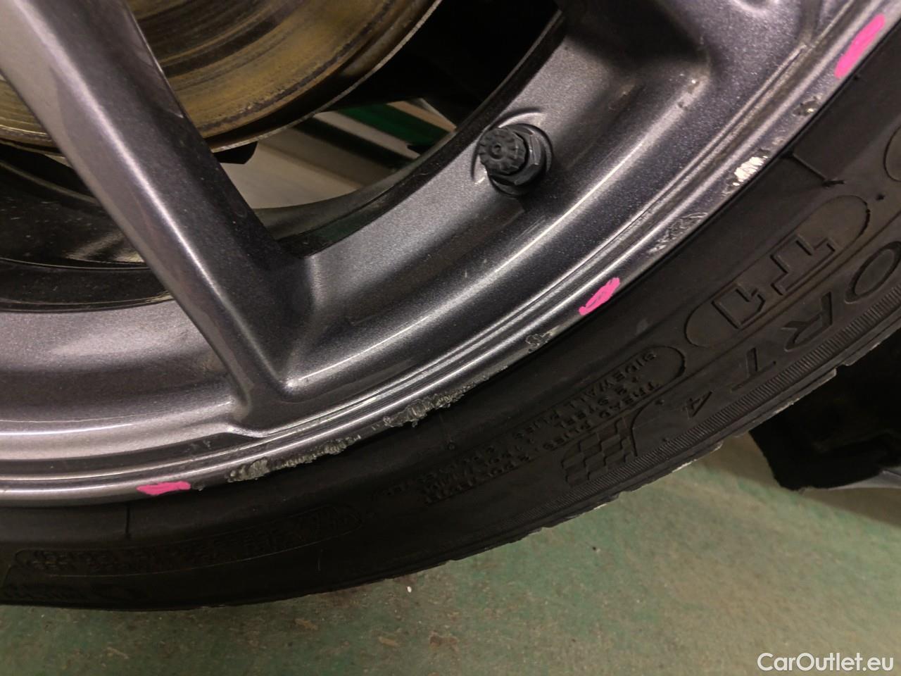  Tesla  Model 3  DualM. Long-Range AWD #11