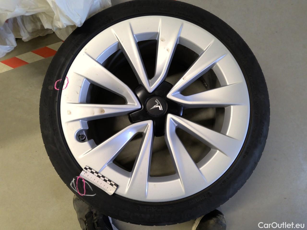  Tesla  Model 3  DualM. Long-Range AWD #12