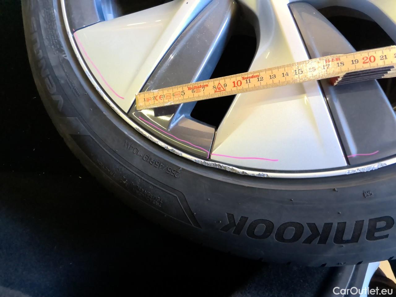  Tesla  Model Y  Long-Range AWD #5