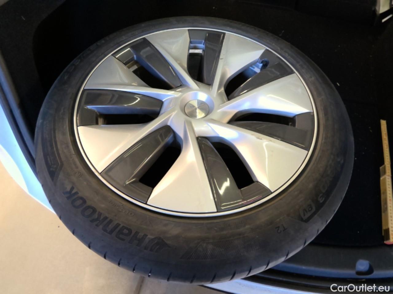  Tesla  Model Y  Long-Range AWD #4