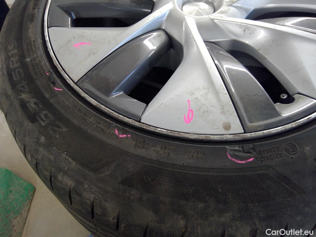  Tesla  Model Y  75kWh Long-Range AWD #37