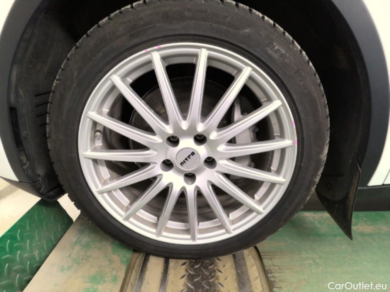  Tesla  Model Y  Long-Range AWD #14