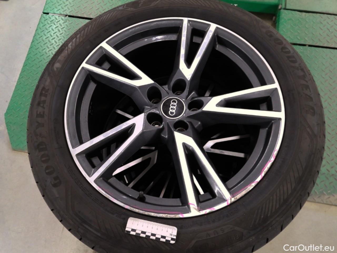  Audi  Q5  55TFSIe qu S Li.Prol.Ed.Aut #2