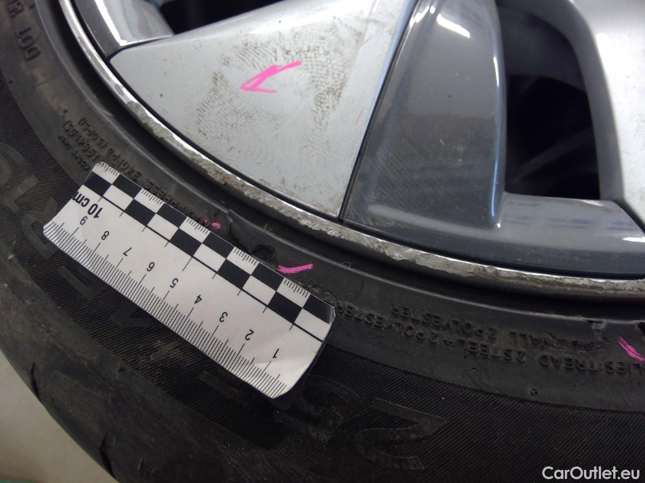  Tesla  Model Y  75kWh Long-Range AWD #38