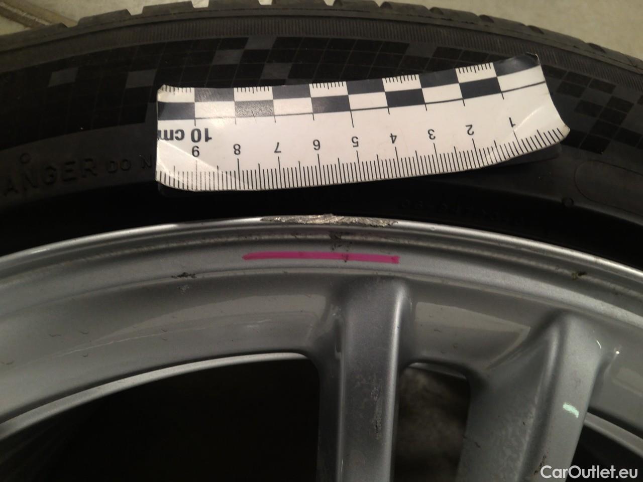  Tesla  Model Y  Long-Range AWD #8