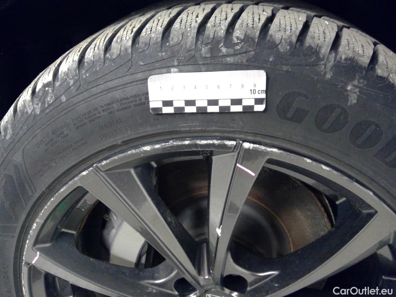  Tesla  Model Y  75kWh Long-Range AWD #9