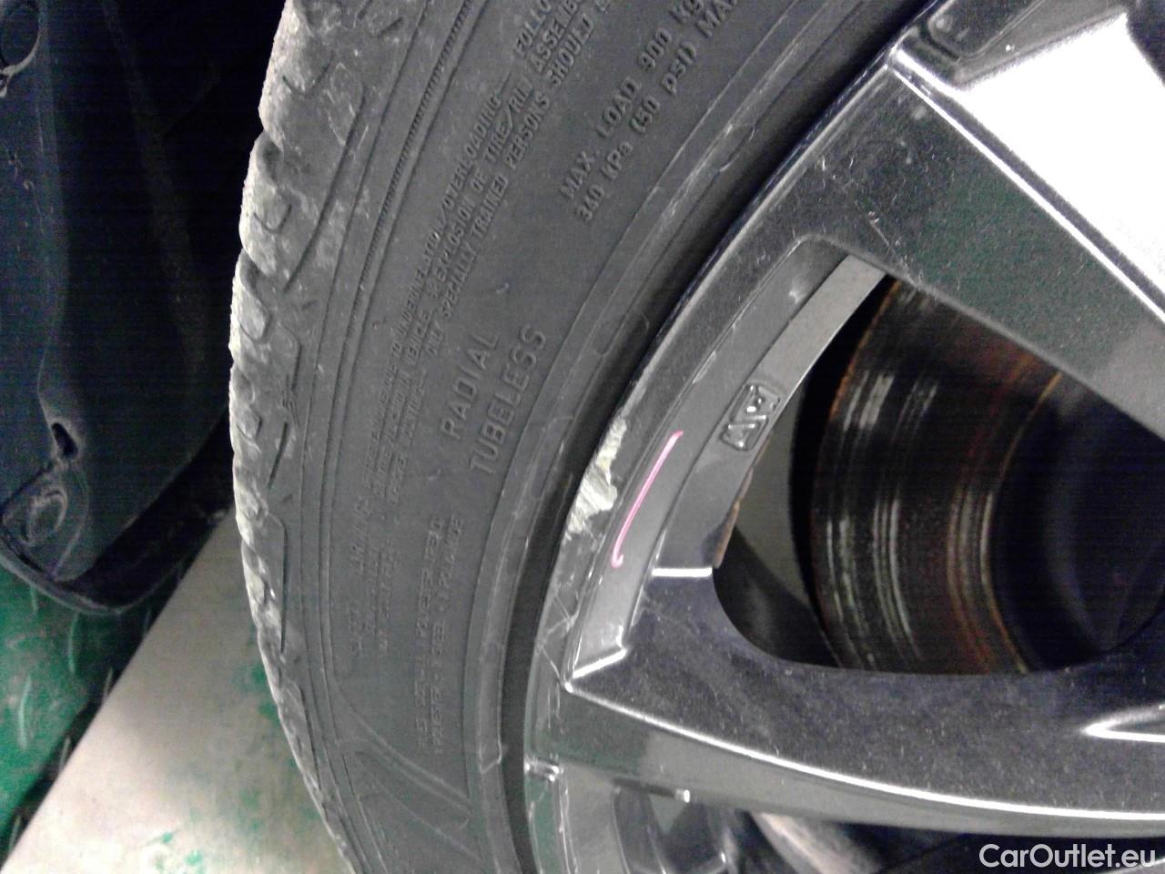  Tesla  Model Y  75kWh Long-Range AWD #30