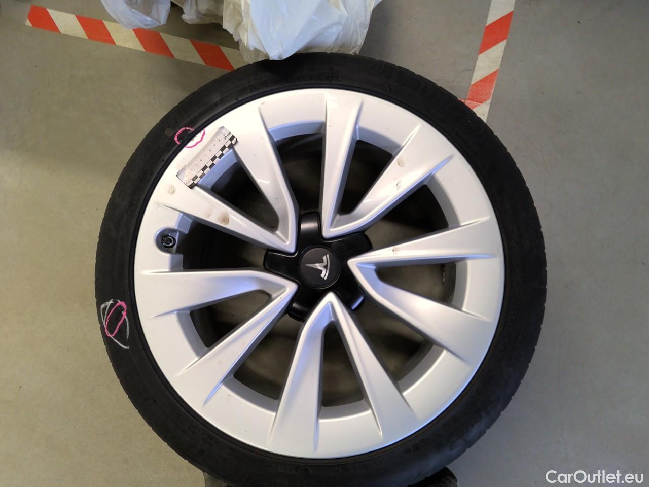  Tesla  Model 3  DualM. Long-Range AWD #13