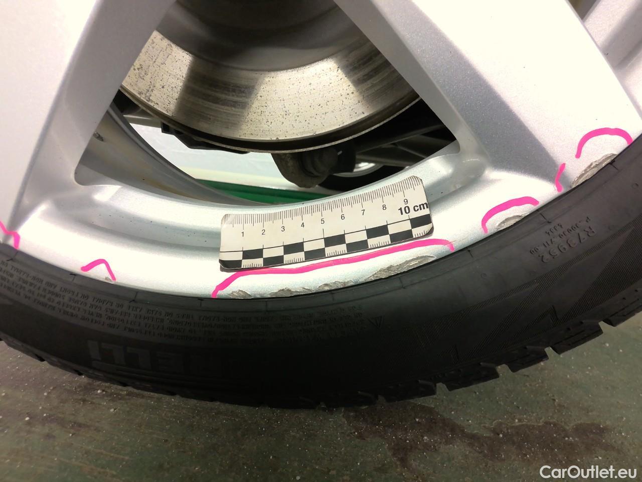  Tesla  Model 3  DualM. Long-Range AWD #20