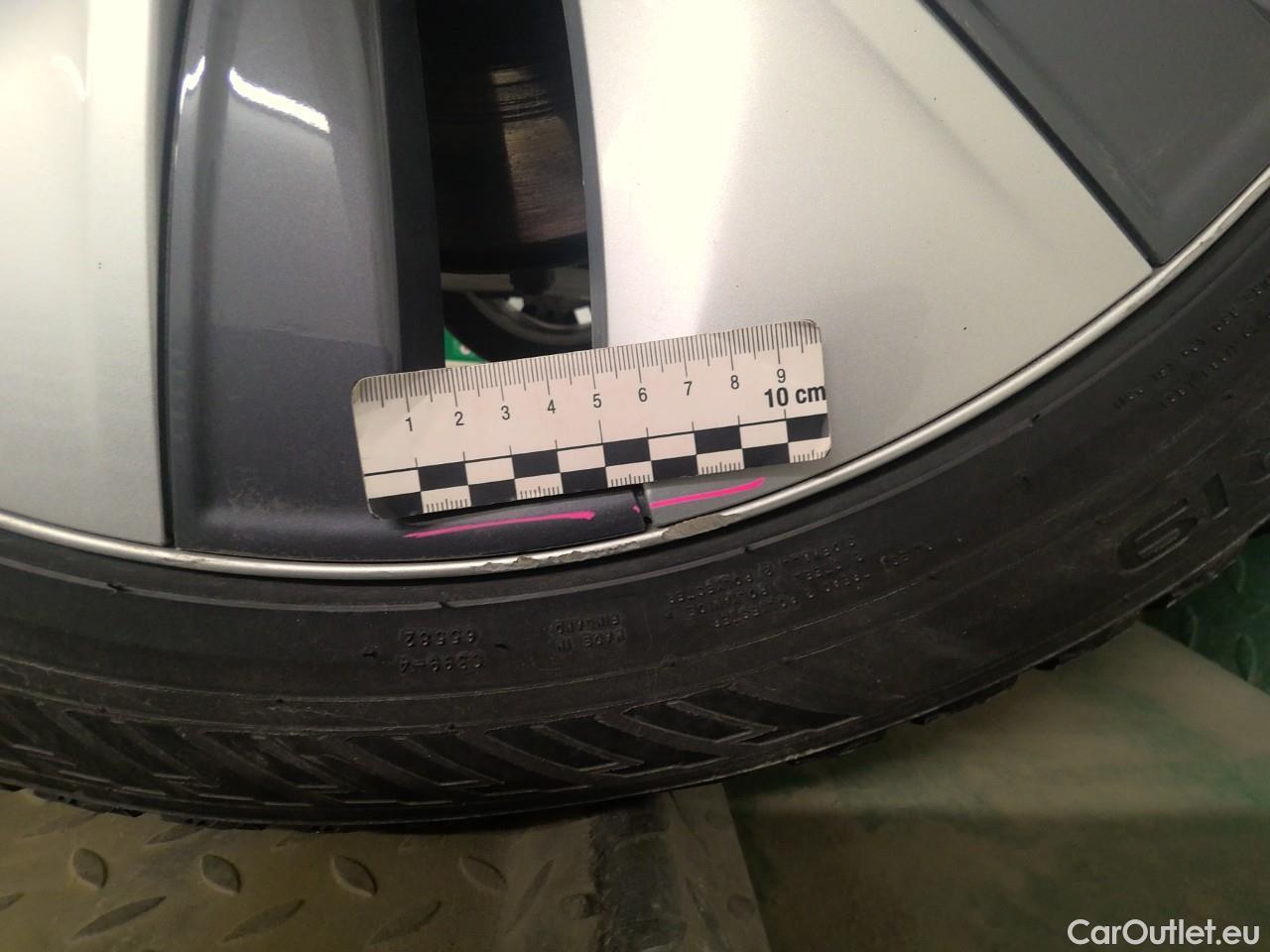  Tesla  Model Y  Long-Range AWD #13