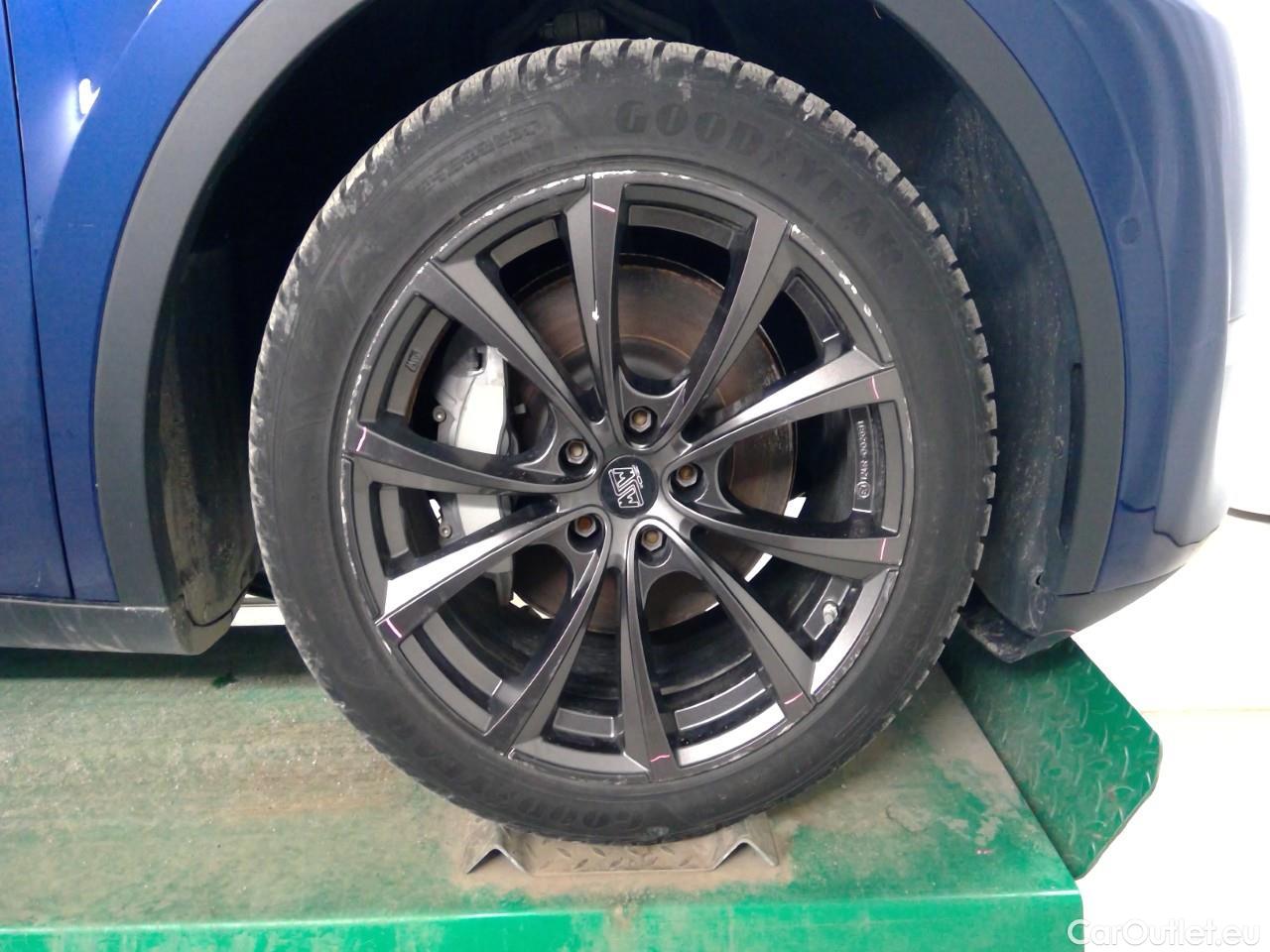  Tesla  Model Y  75kWh Long-Range AWD #10