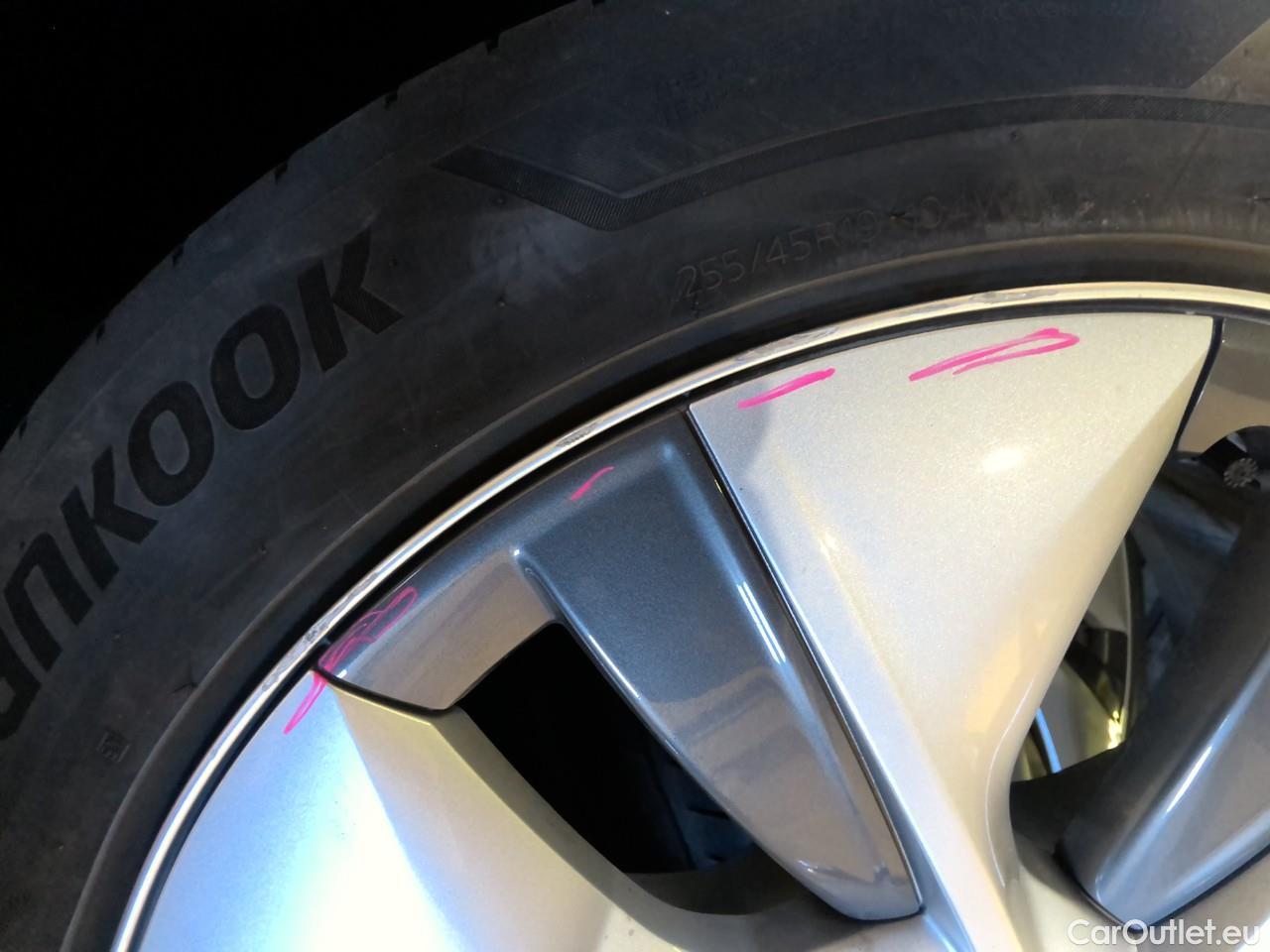  Tesla  Model Y  Long-Range AWD #10