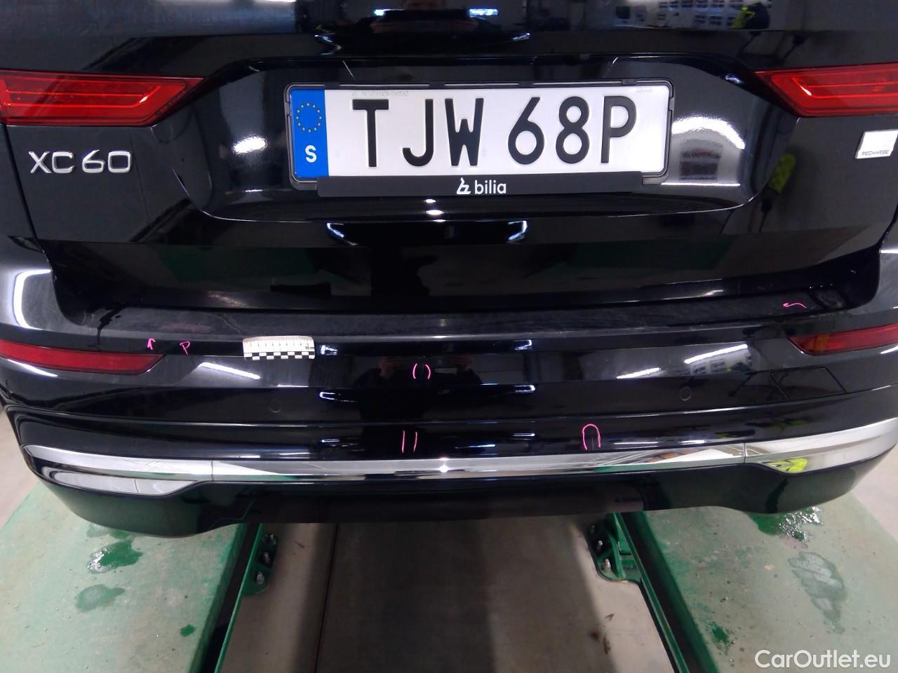  Volvo  XC60  T6 350 Ins.Rec. AWD Aut #12