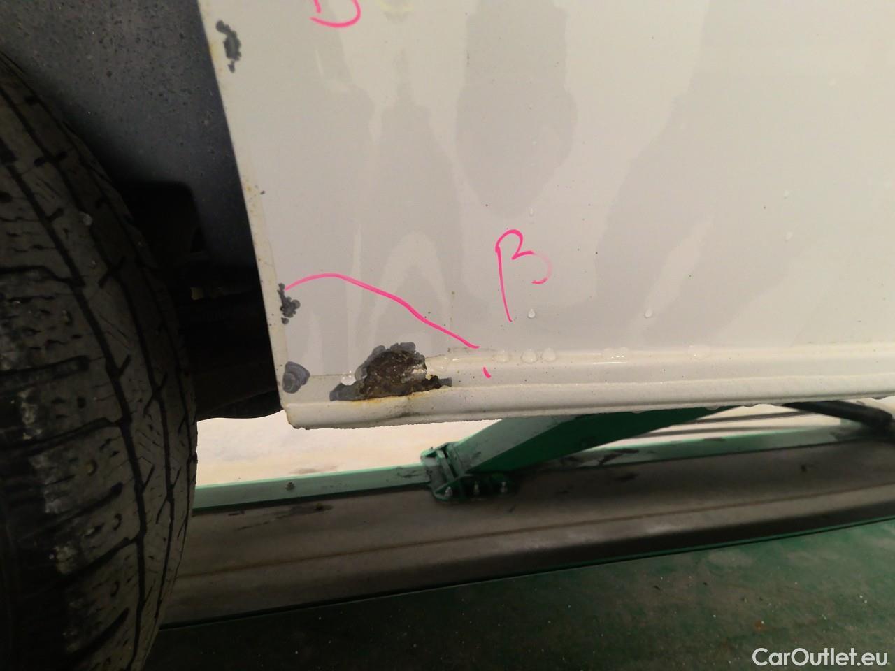  Volkswagen  Transporter T6 TDI 150 28 L2H1 A CV 4M #14