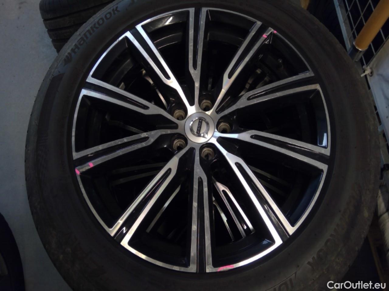  Volvo  XC60  T6 340 Ins. Rech. 4WD Aut #1