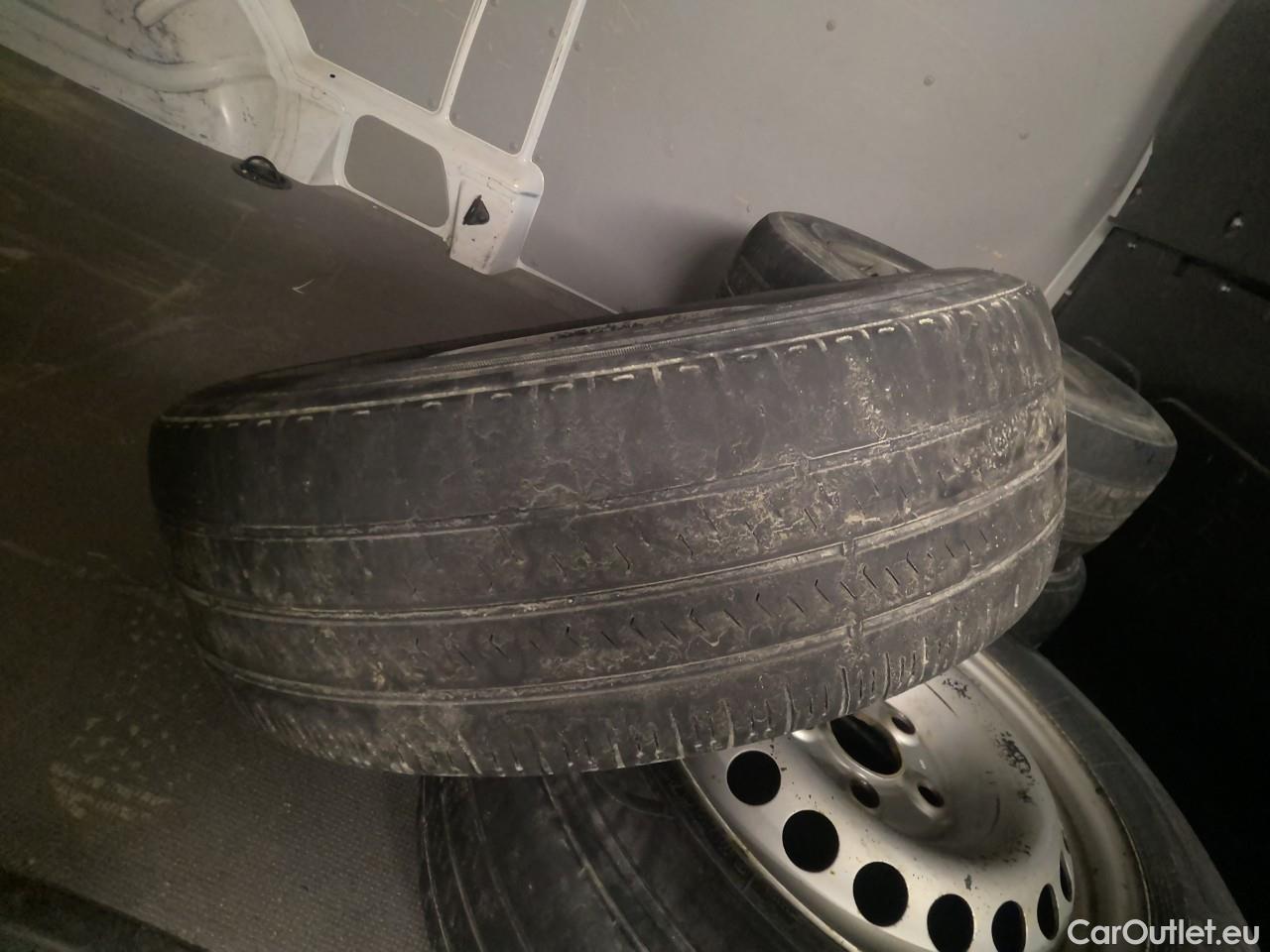  Volkswagen  Transporter T6 TDI 150 28 L2H1 A CV 4M #1