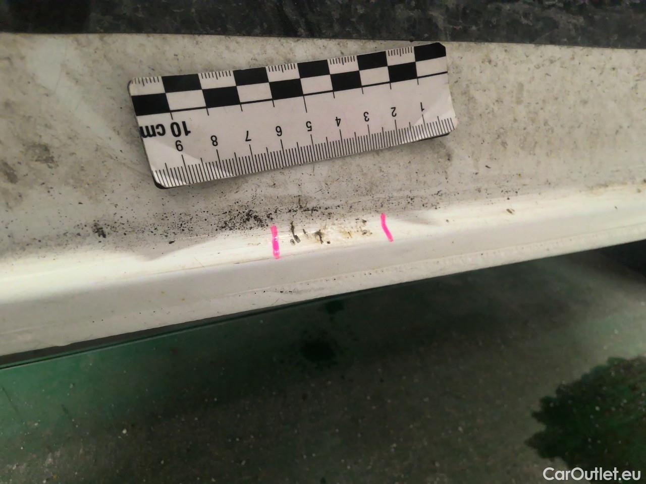  Volkswagen  Transporter T6 TDI 150 28 L2H1 A CV 4M #9