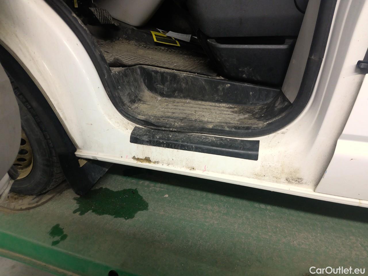  Volkswagen  Transporter T6 TDI 150 28 L2H1 A CV 4M #29