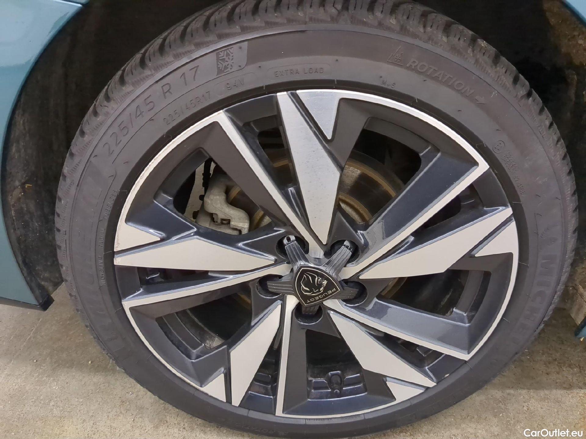  Peugeot  308 PEUGEOT  SW / 2021 / 5P / Break PureTech 130 S&S EAT 8 ALLURE #18