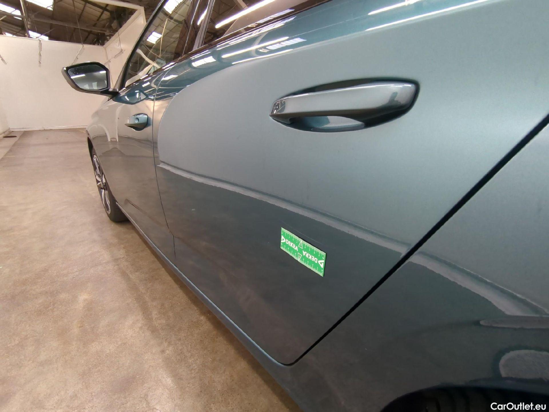  Peugeot  308 PEUGEOT  SW / 2021 / 5P / Break PureTech 130 S&S EAT 8 ALLURE #29