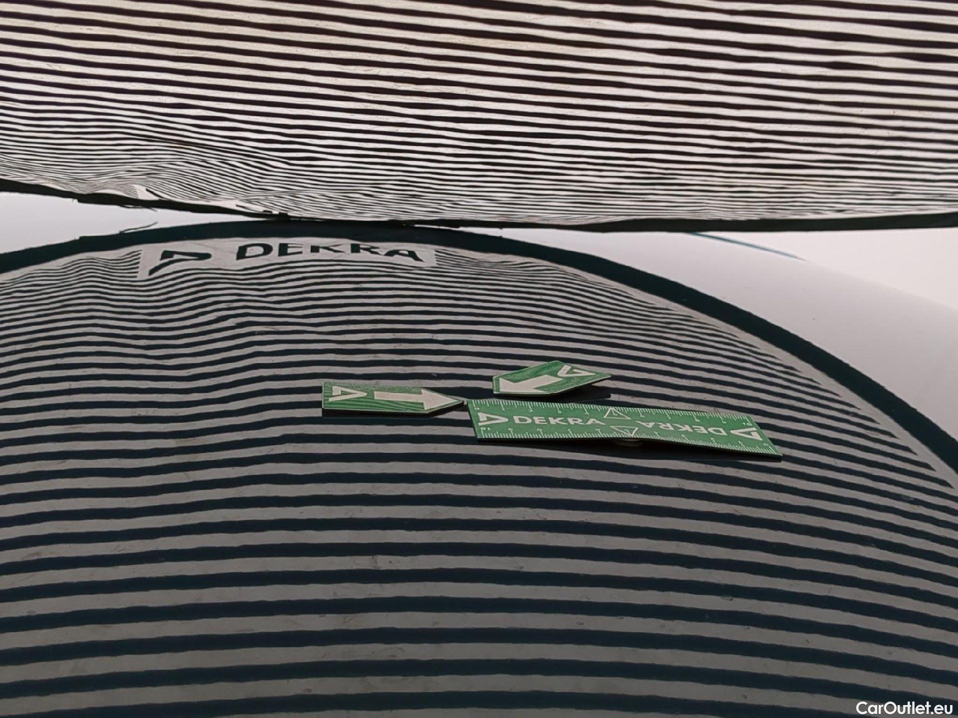  Peugeot  308 PEUGEOT  SW / 2021 / 5P / Break PureTech 130 S&S EAT 8 ALLURE #21