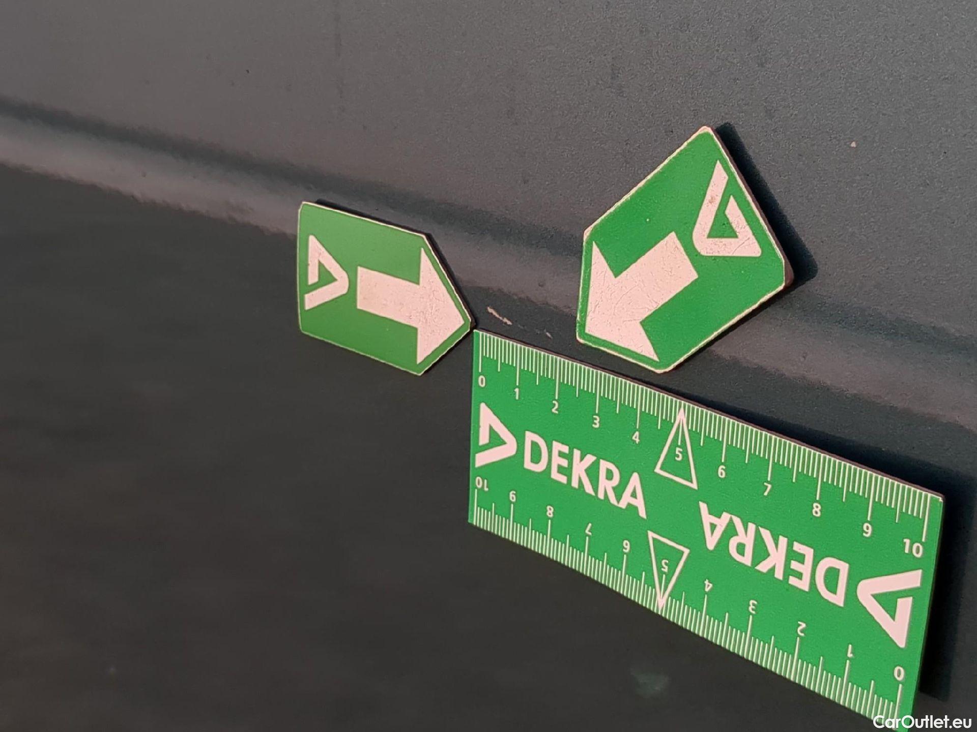  Peugeot  308 PEUGEOT  SW / 2021 / 5P / Break PureTech 130 S&S EAT 8 ALLURE #27