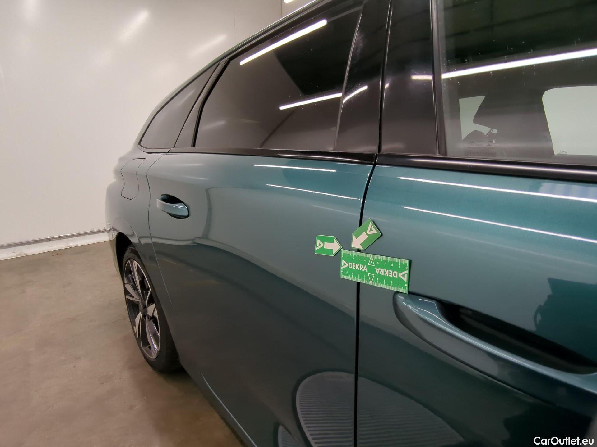  Peugeot  308 PEUGEOT  SW / 2021 / 5P / Break PureTech 130 S&S EAT 8 ALLURE #23