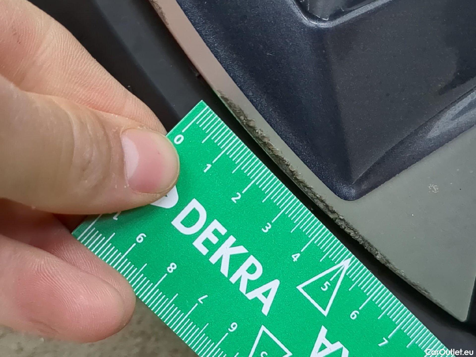  Peugeot  308 PEUGEOT  SW / 2021 / 5P / Break PureTech 130 S&S EAT 8 ALLURE #19