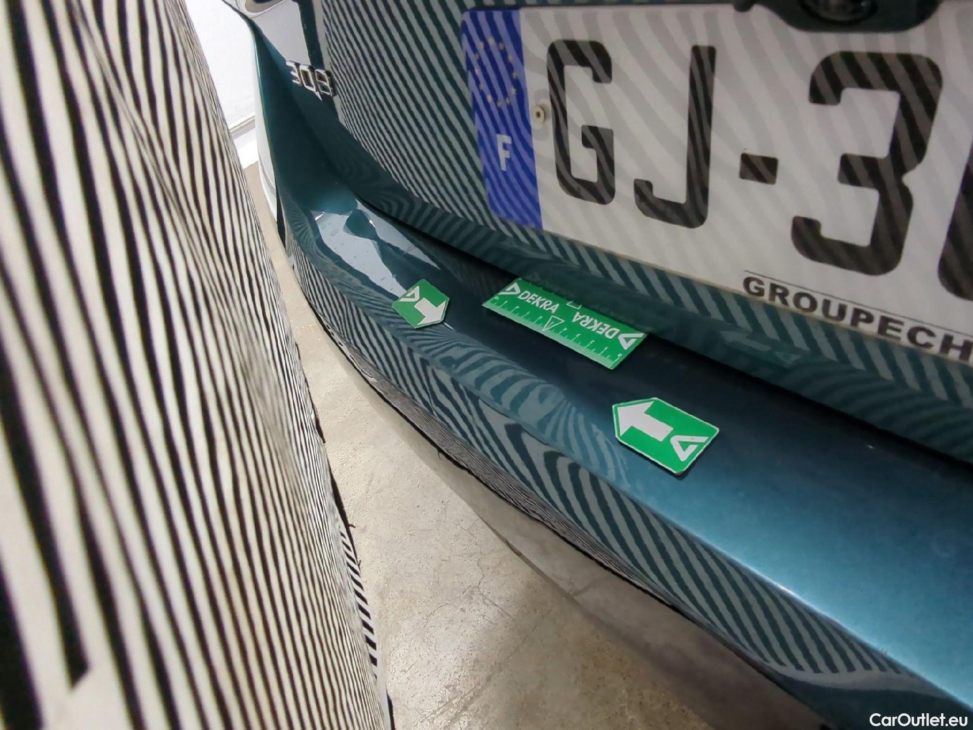  Peugeot  308 PEUGEOT  SW / 2021 / 5P / Break PureTech 130 S&S EAT 8 ALLURE #32