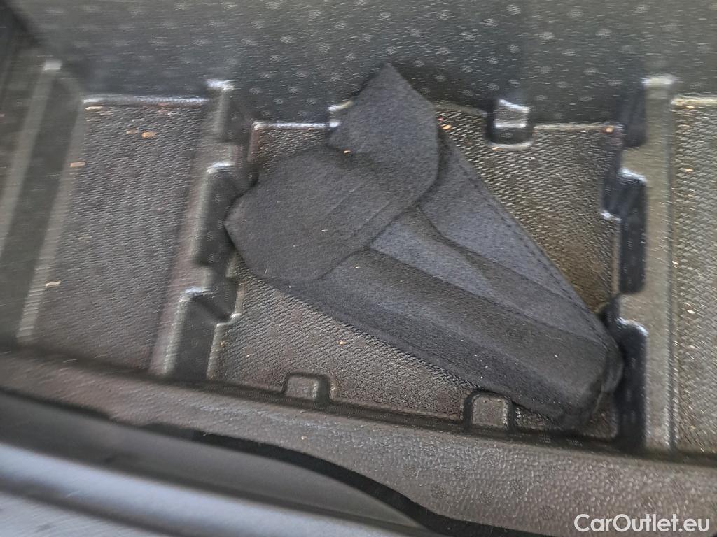  KIA  Sportage KIA  1.6MHEV Drive 100kW(136CV) 4x2(Crist Tintados)(CX) #8