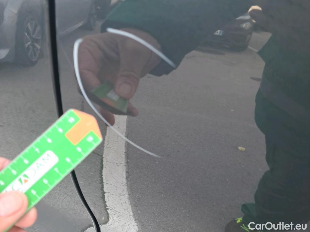  KIA  Sportage KIA  1.6MHEV Drive 100kW(136CV) 4x2(Crist Tintados)(CX) #21