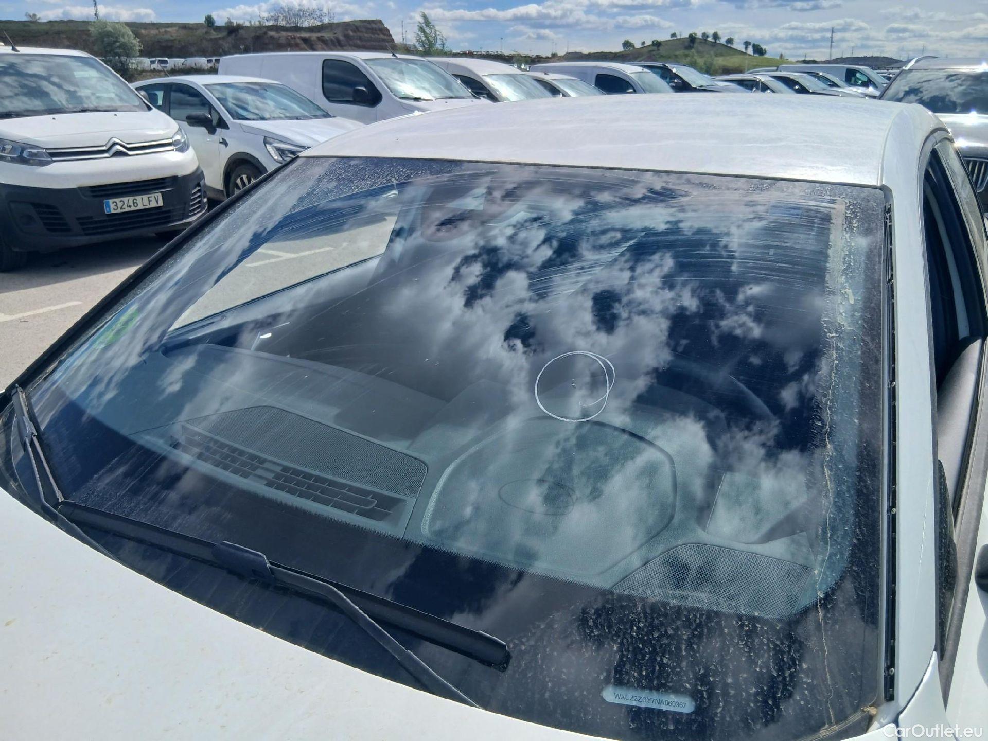  Audi  A3 AUDI  / 2020 / 5P / berlina con portón Sportback 30 TDI 85kW (116CV) #4