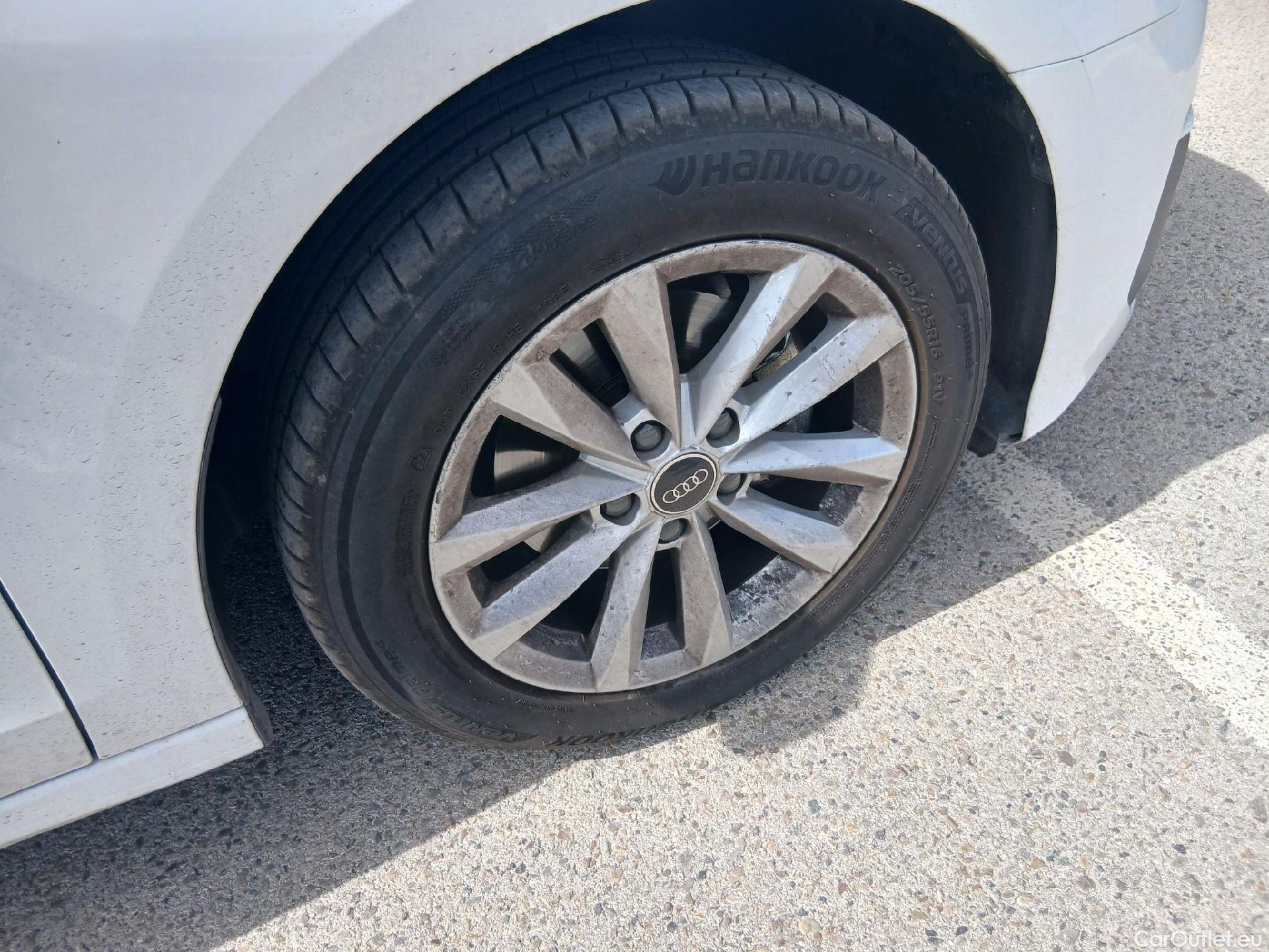  Audi  A3 AUDI  / 2020 / 5P / berlina con portón Sportback 30 TDI 85kW (116CV) #10