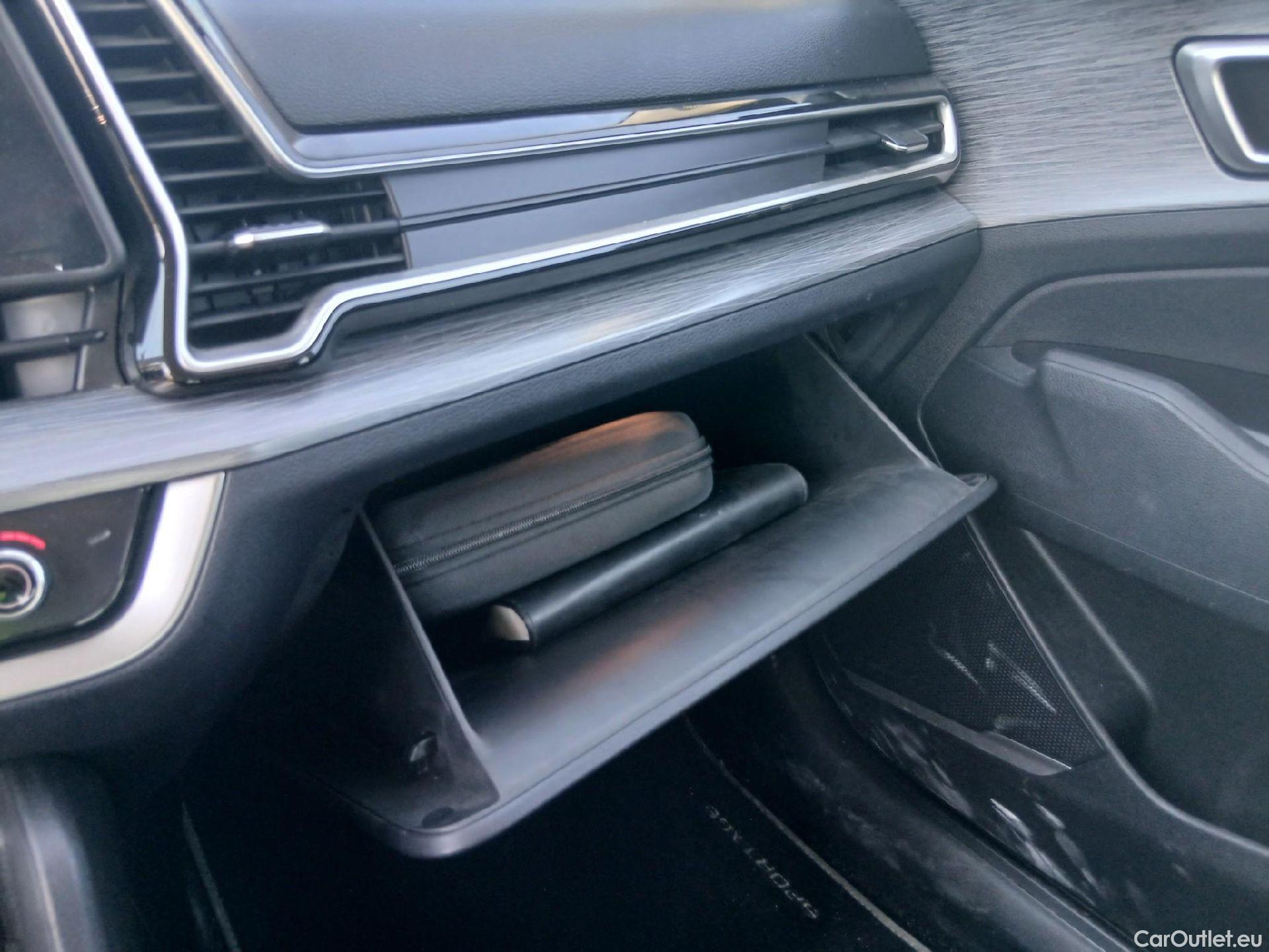  KIA  Sportage KIA  / 2022 / 5P / todoterreno 1.6 CRDi MHEV 100kW (136CV) Drive 4X2 #1