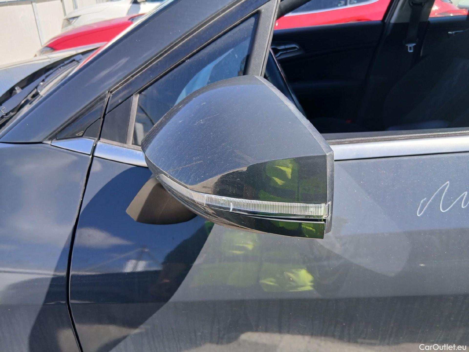  KIA  Sportage KIA  / 2022 / 5P / todoterreno 1.6 CRDi MHEV 100kW (136CV) Drive 4X2 #11