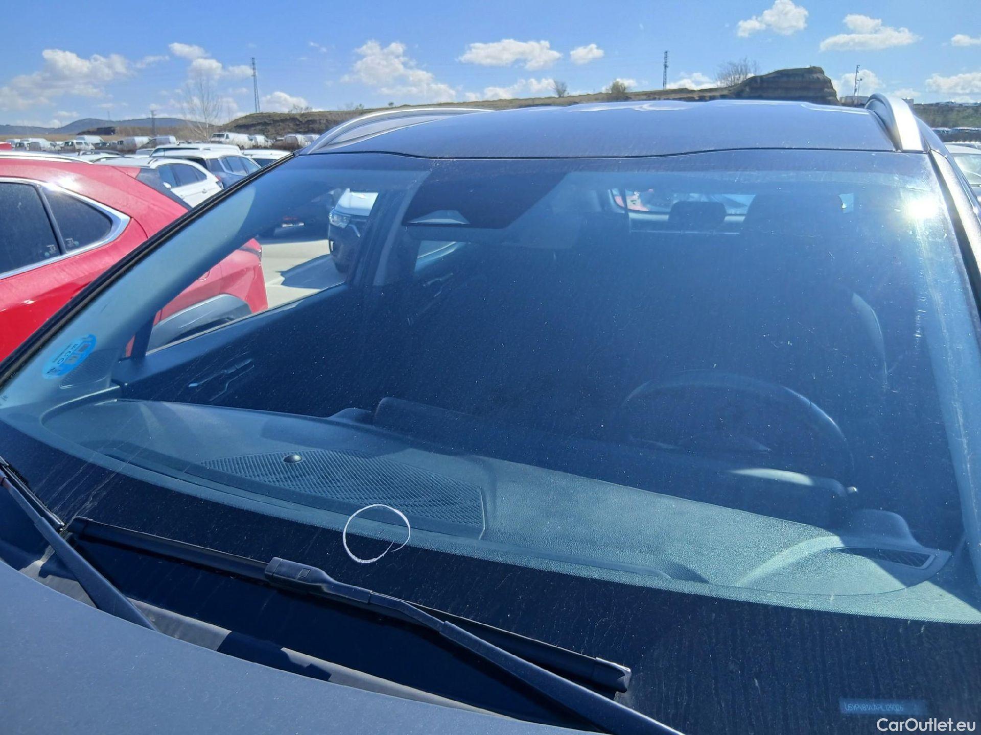  KIA  Sportage KIA  / 2022 / 5P / todoterreno 1.6 CRDi MHEV 100kW (136CV) Drive 4X2 #4