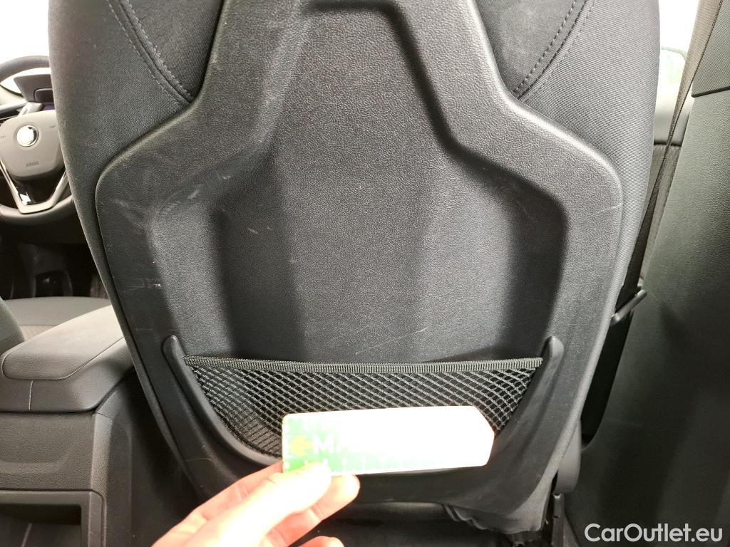  Bmw  Serie 1 Série 1 / 2019 / 5P / Berline 1.5 116I DKG7 Business Design  #5