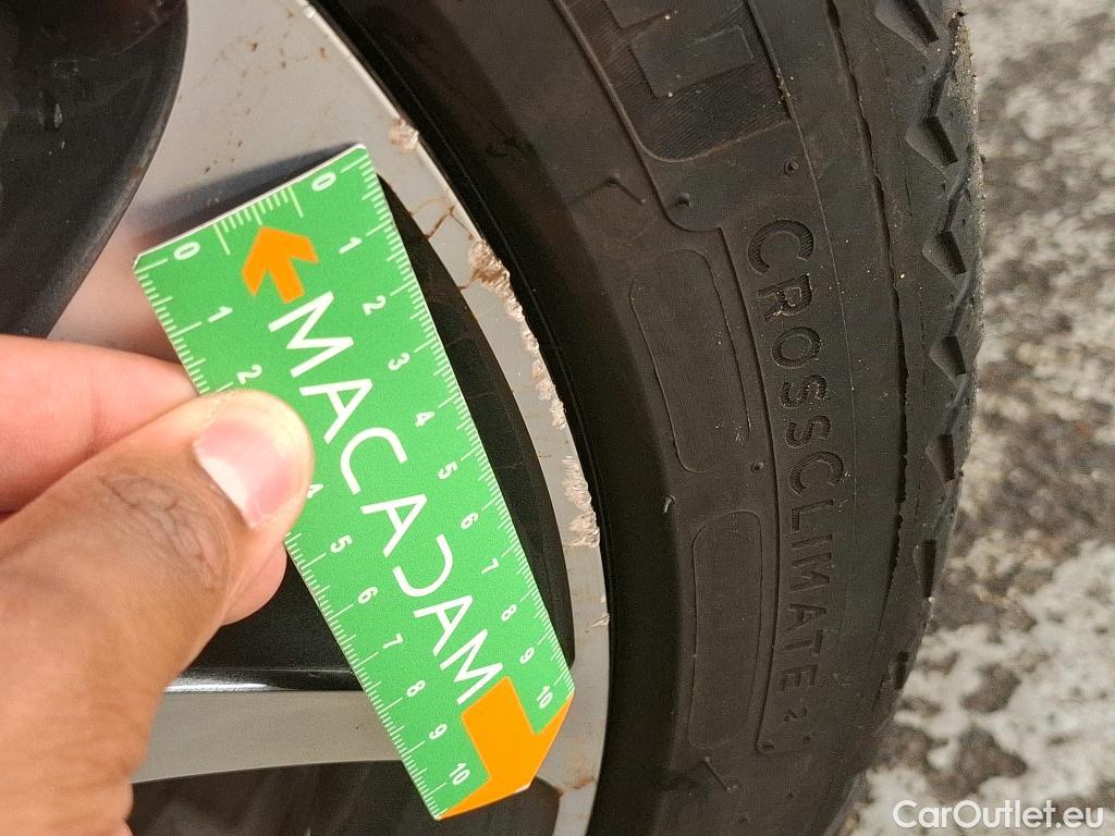  KIA  XCeed KIA  / 2019 / 5P / Crossover 1.6 GDI ISG ISG PHEV PREMIUM BUS DCT6 #32