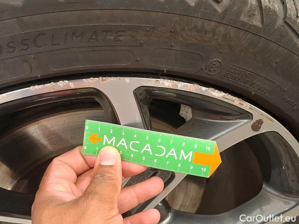  KIA  XCeed KIA  / 2019 / 5P / Crossover 1.6 GDI ISG ISG PHEV PREMIUM BUS DCT6 #8