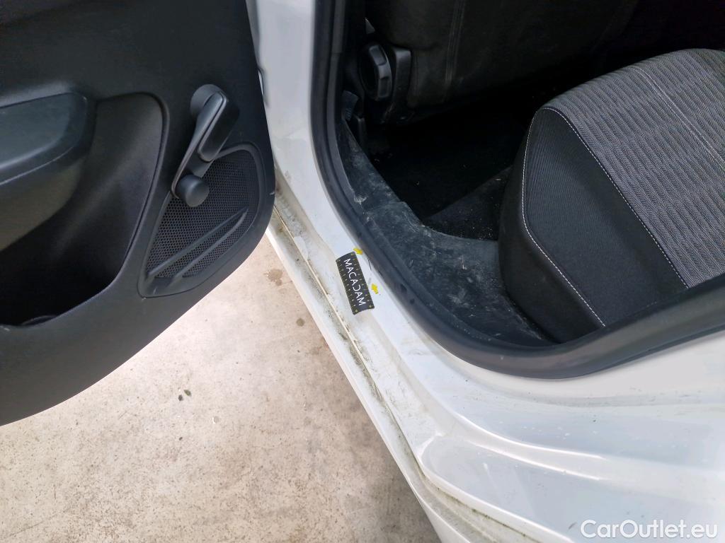  Opel  Corsa  F e Edition Business 50kWh BVA #16