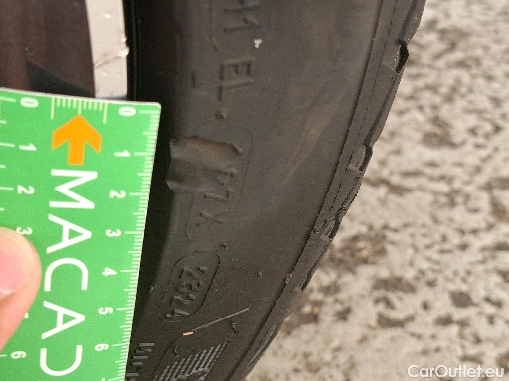  KIA  XCeed KIA  / 2019 / 5P / Crossover 1.6 GDI ISG ISG PHEV PREMIUM BUS DCT6 #3