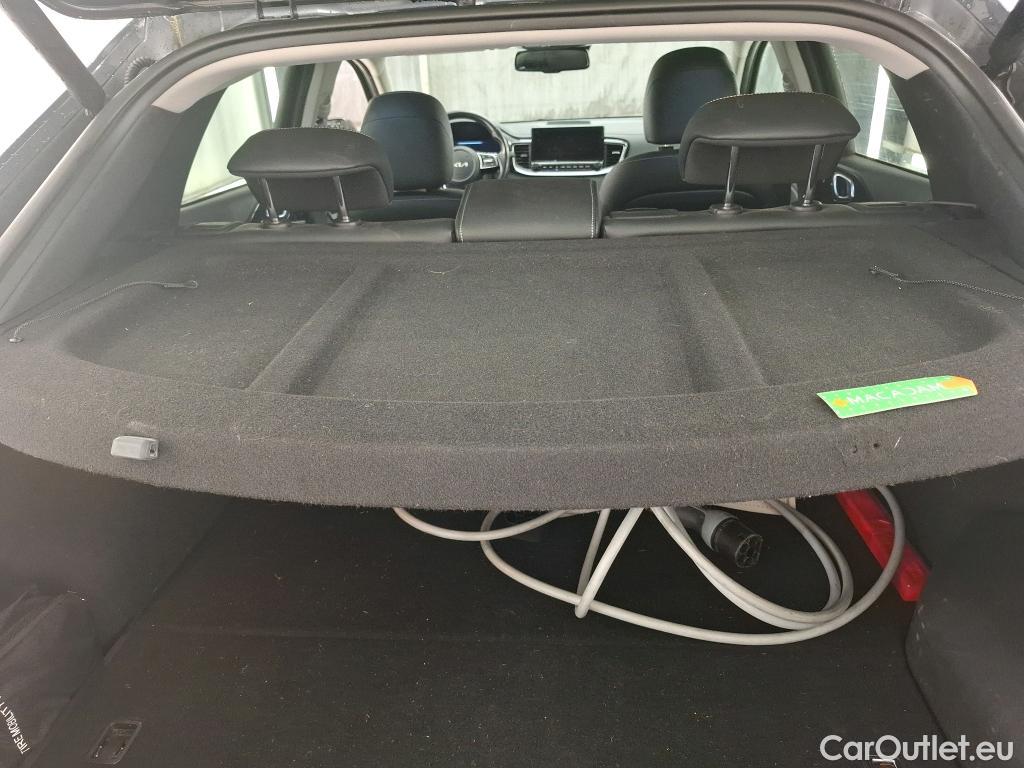  KIA  XCeed KIA  / 2019 / 5P / Crossover 1.6 GDI ISG ISG PHEV PREMIUM BUS DCT6 #41