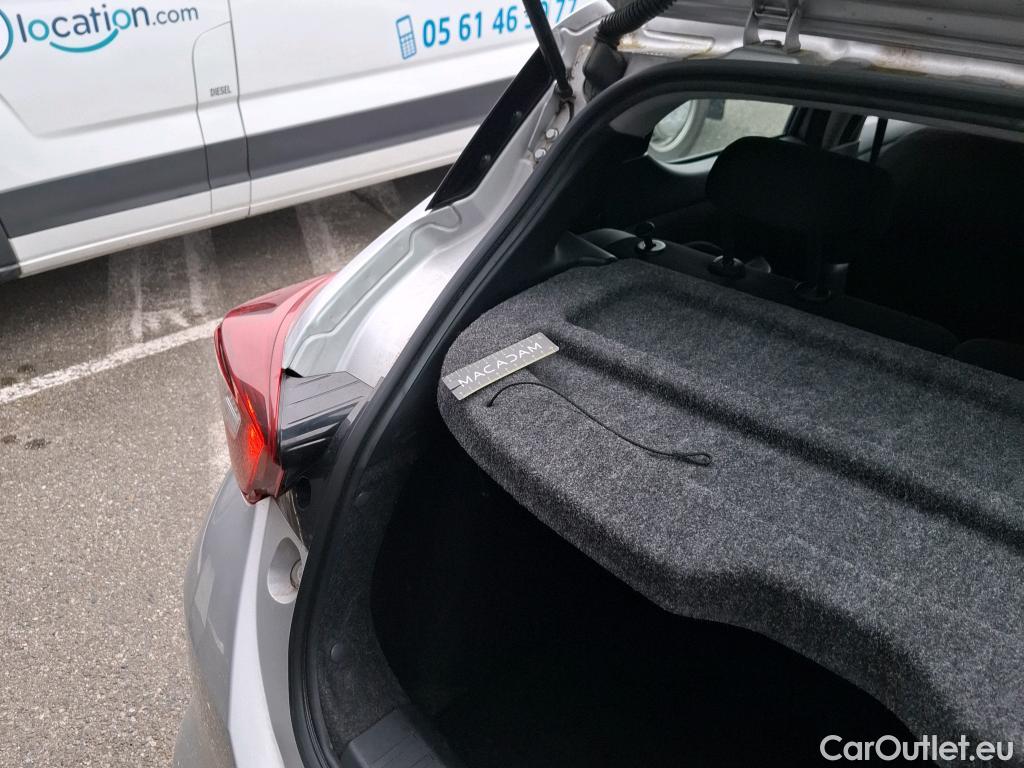  Nissan  Micra NISSAN  / 2016 / 5P / Berline IG-T 92 Business Edition #40