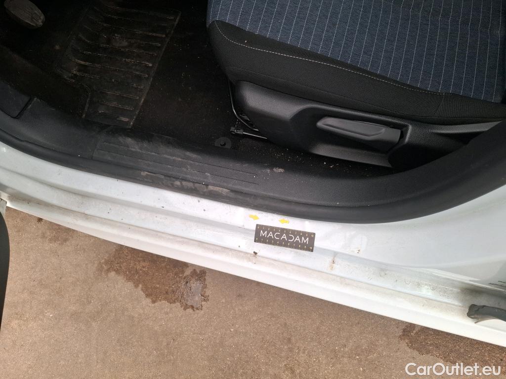  Peugeot  208  Premium 1.2 PureTech 75CV BVM5 E6d #17