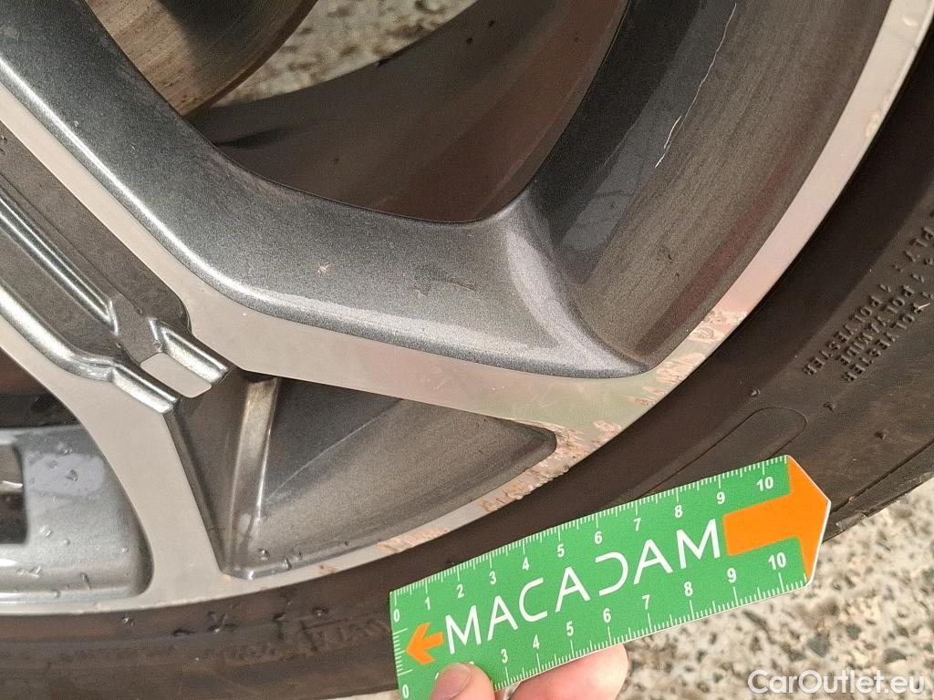  KIA  XCeed KIA  / 2019 / 5P / Crossover 1.6 GDI ISG ISG PHEV PREMIUM BUS DCT6 #9