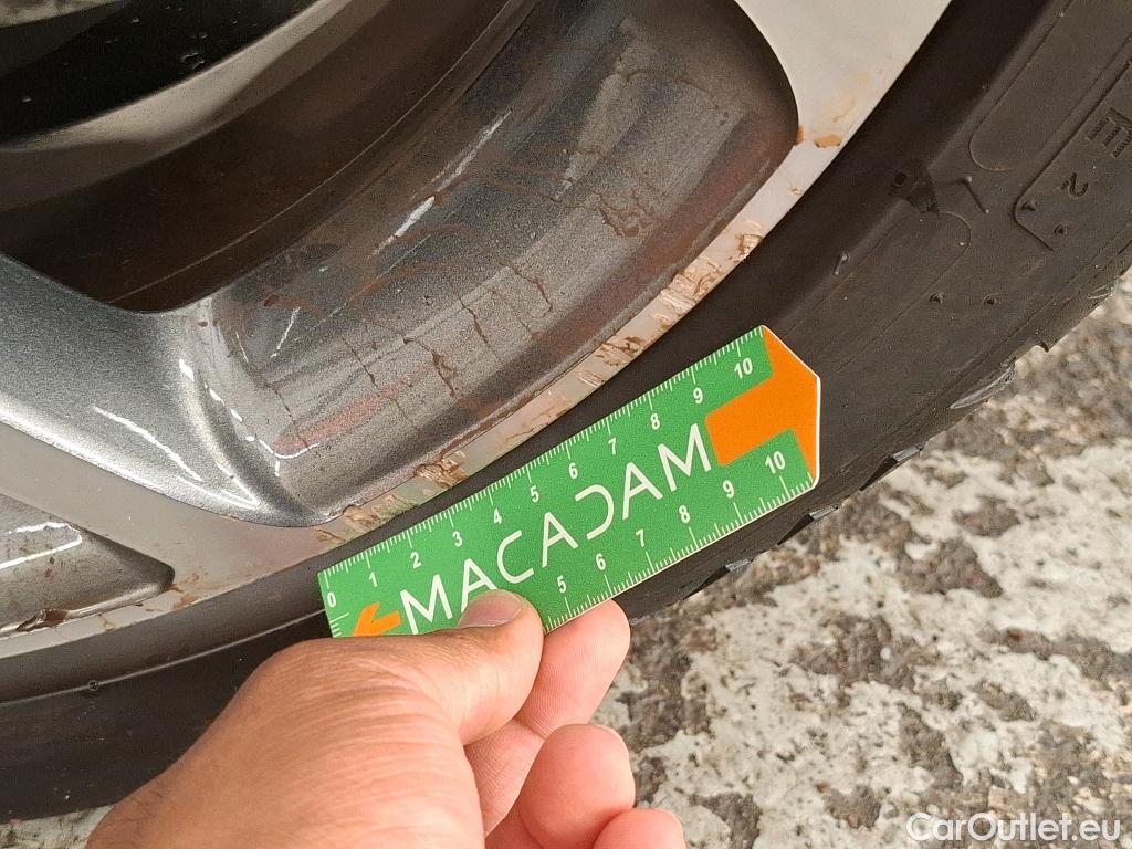  KIA  XCeed KIA  / 2019 / 5P / Crossover 1.6 GDI ISG ISG PHEV PREMIUM BUS DCT6 #33