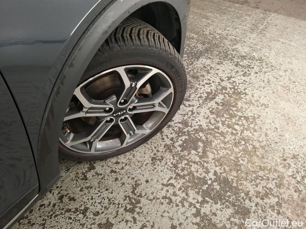  KIA  XCeed KIA  / 2019 / 5P / Crossover 1.6 GDI ISG ISG PHEV PREMIUM BUS DCT6 #28