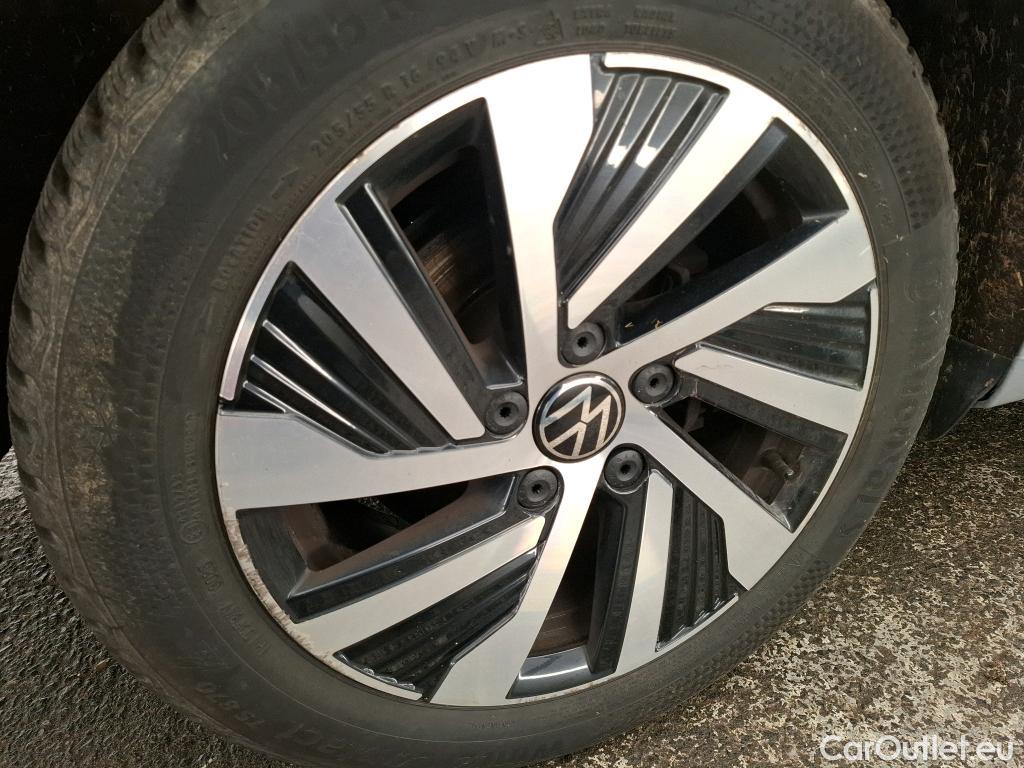  Volkswagen  Golf  VOLKSWAGEN / 2020 / 5P / Berline 1.4 eHybrid OPF 204 DSG6 Style #18