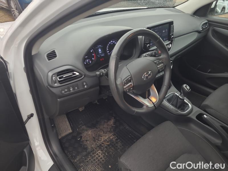  Hyundai  i30   cw (PD)(2017->)  kom.1.0TGDI 120 Smart #11